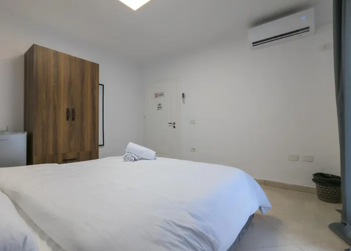 ホームステイ Center Luxury *