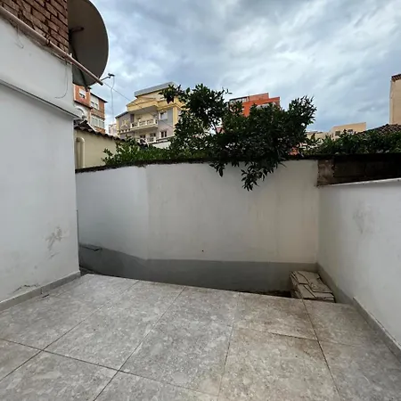 Δωμάτια σε οικογενειακή κατοικία Center Luxury